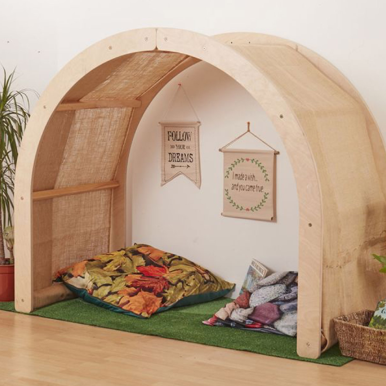 View Our Rafiki Arch Hessian Cover
